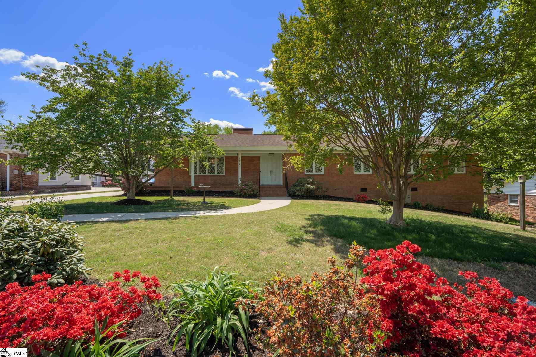 827 Butler Springs Road Greenville, SC 29615 - Photo 2 of 36 Gallery Image 2
