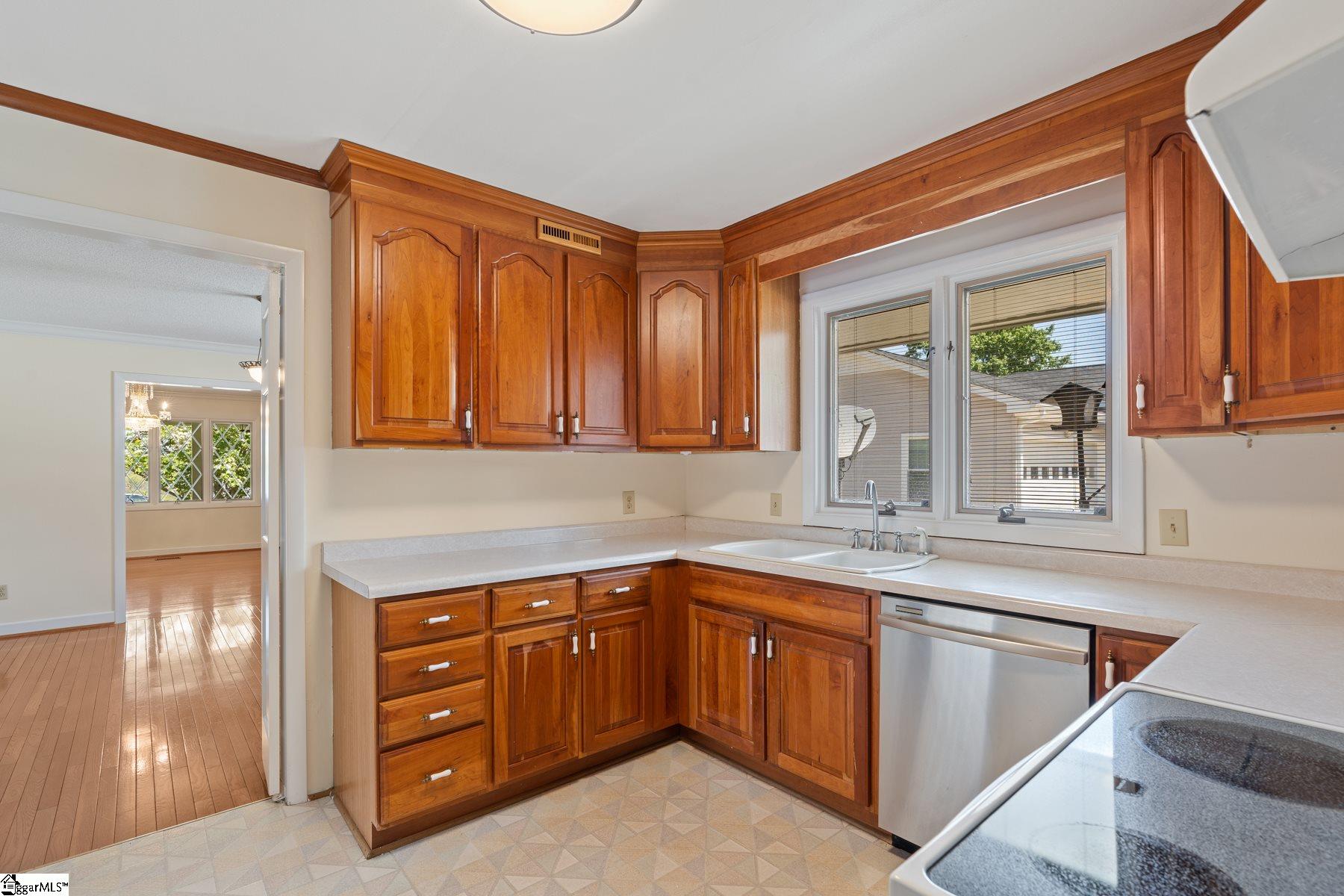 827 Butler Springs Road Greenville, SC 29615 - Photo 11 of 36 Gallery Image 11