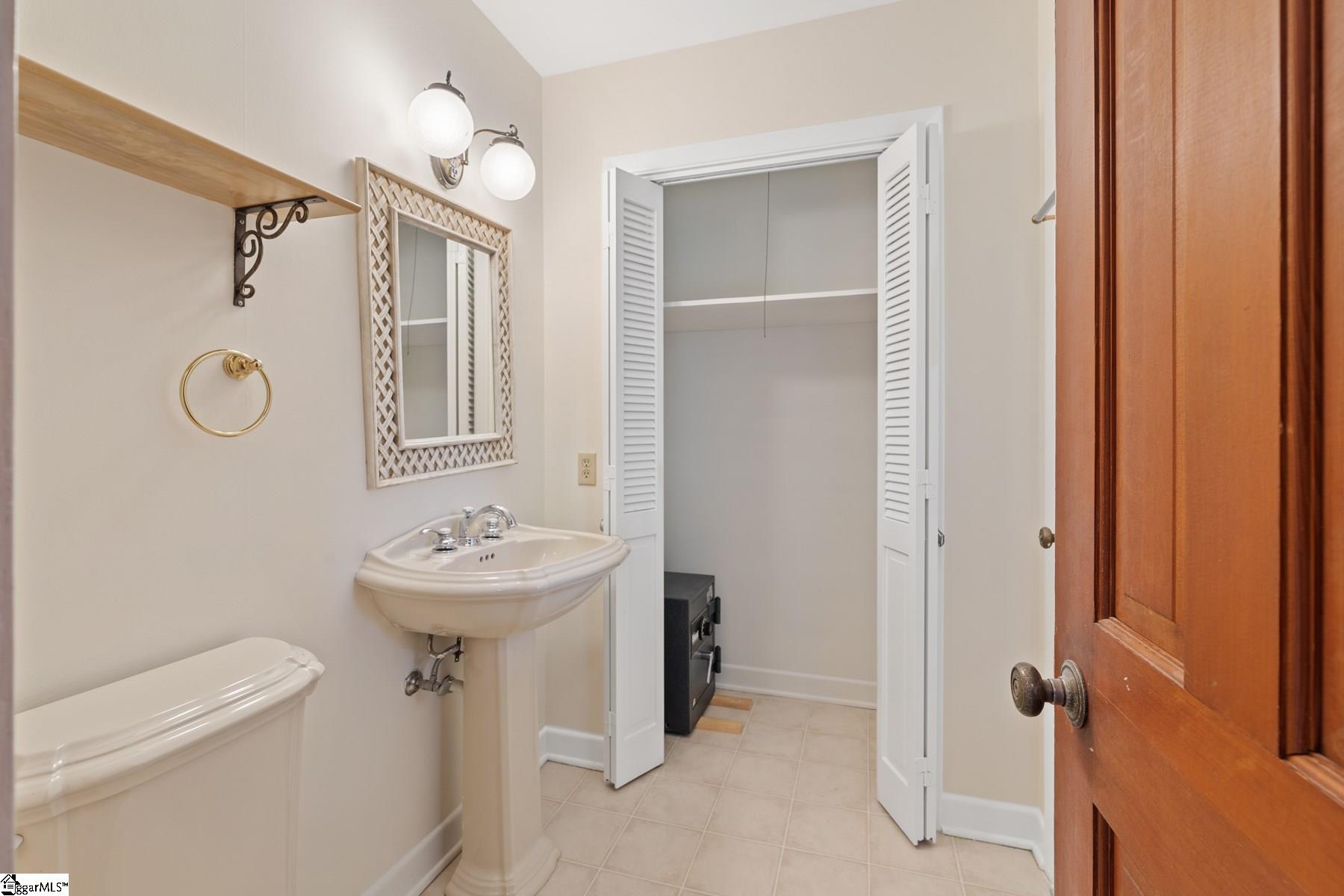 827 Butler Springs Road Greenville, SC 29615 - Photo 17 of 36 Gallery Image 17