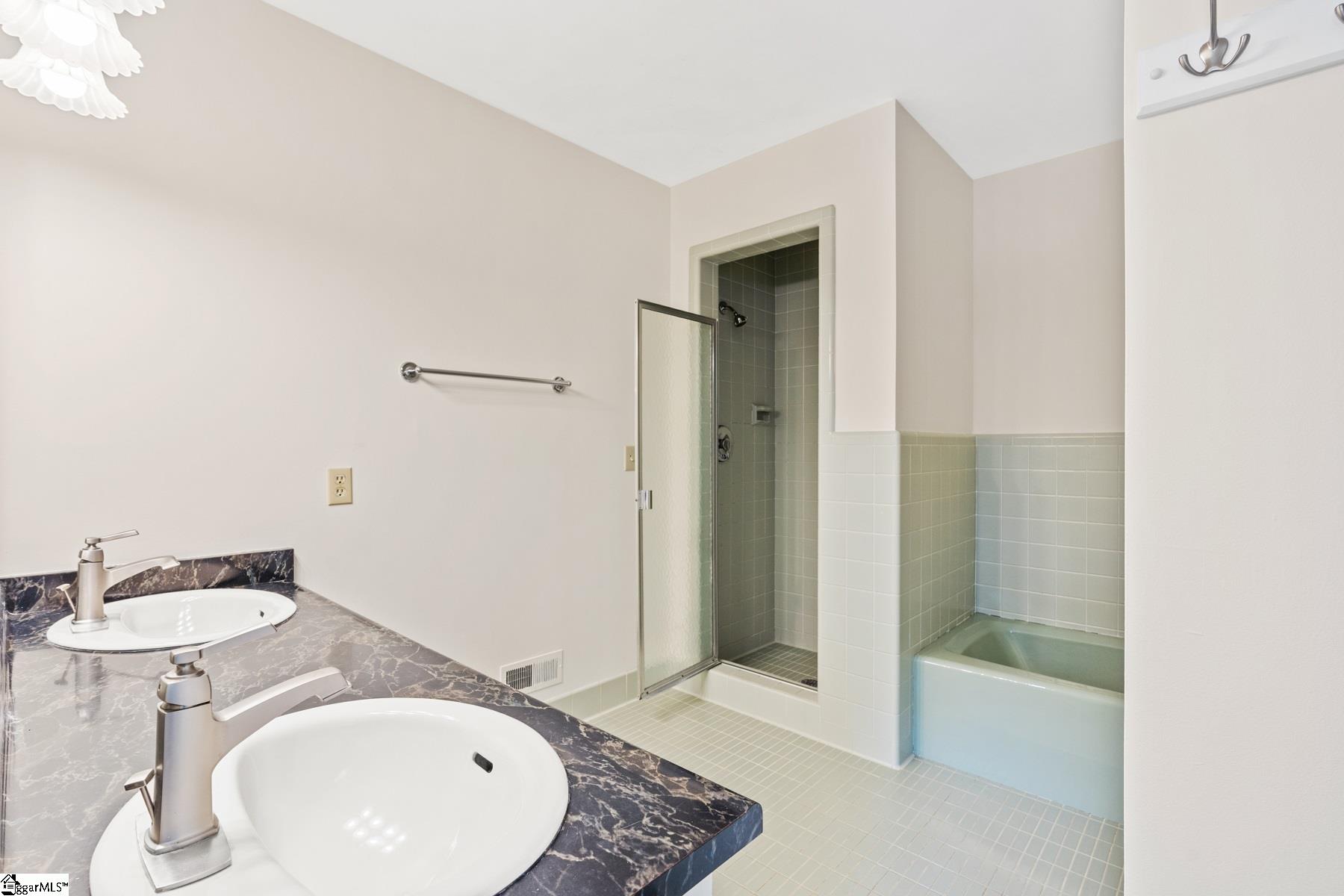 827 Butler Springs Road Greenville, SC 29615 - Photo 19 of 36 Gallery Image 19