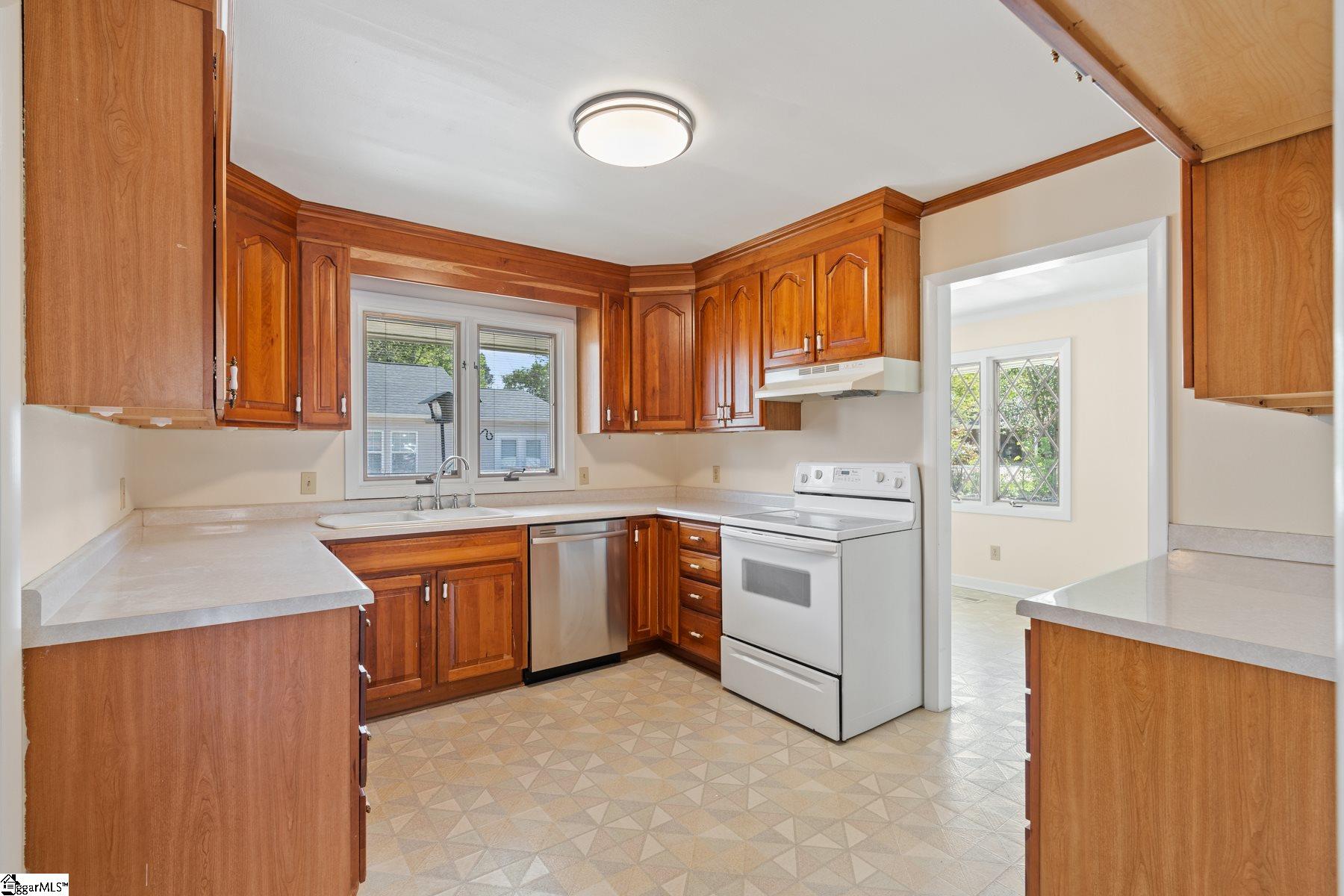 827 Butler Springs Road Greenville, SC 29615 - Photo 10 of 36 Gallery Image 10