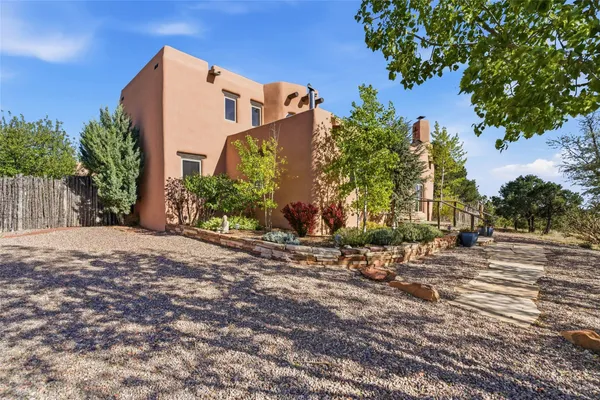 $1,170,000 | 23 Camino De Las Minas, Santa Fe, NM 87508