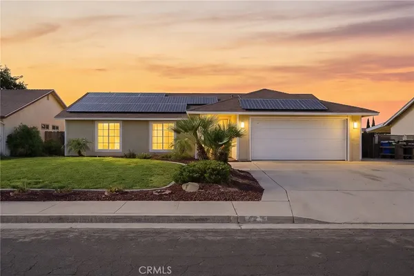$399,000 | 956 Clover Lane, Hanford, CA 93230