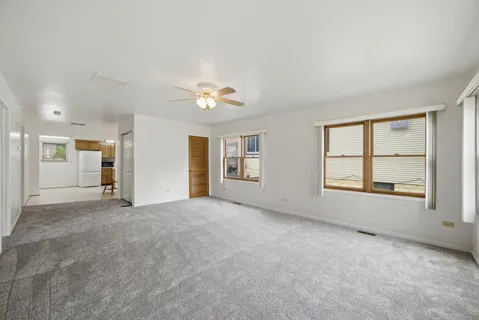 $230,000 | 33847 North Prospect Drive, Grayslake, IL 60030