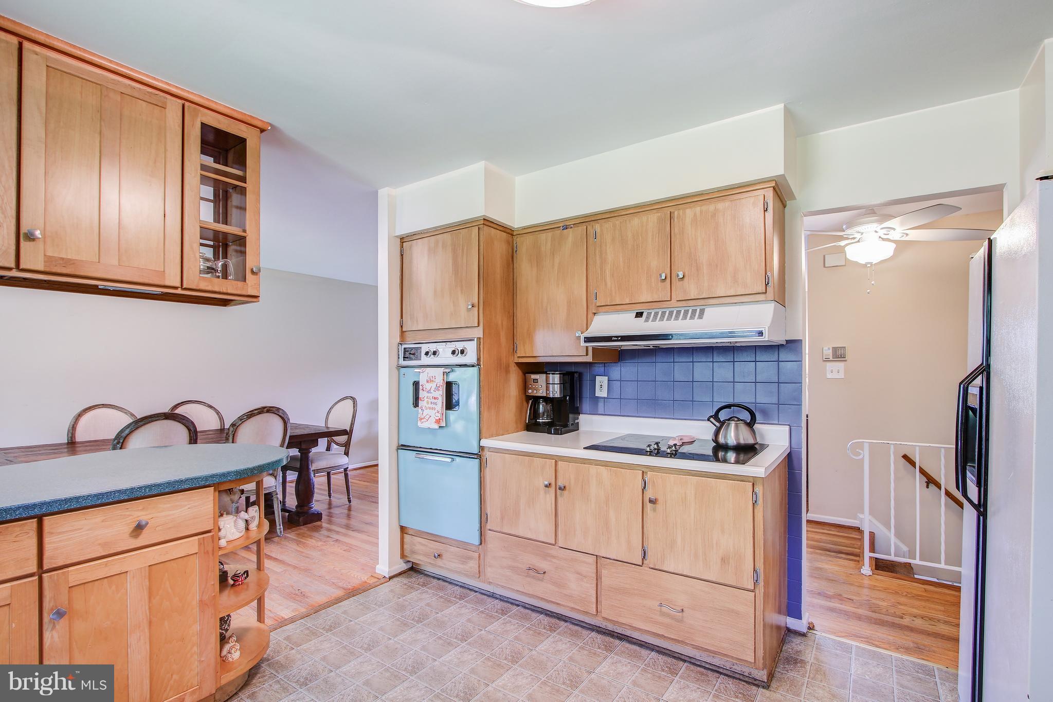 9504 Vance Place Silver Spring, MD 20901 - Photo 24 of 30 Kitchen with double wall oven