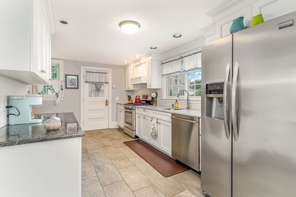 166 Willow Road Nahant, MA 01908 - Photo 15 of 41 Gallery Image 15