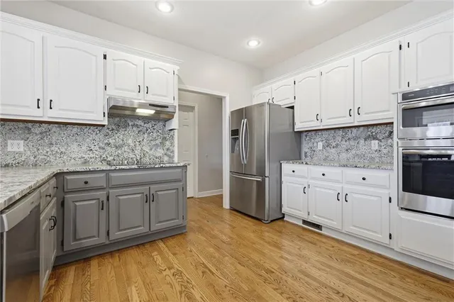 $619,000 | 21201 South Jefferson Parkway, Pleasant Hill, MO 64080