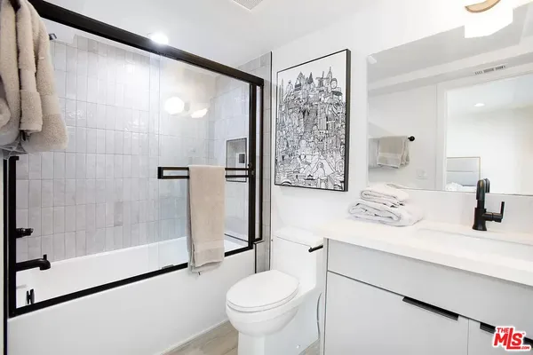 $4,600 | 945 North Oxford Avenue, Unit 10, Los Angeles, CA 90029