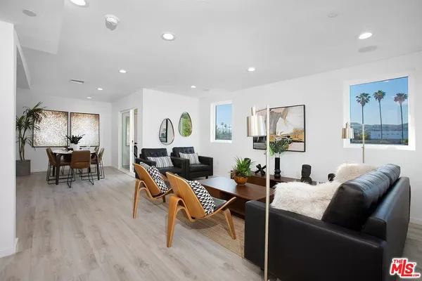 $4,600 | 945 North Oxford Avenue, Unit 10, Los Angeles, CA 90029