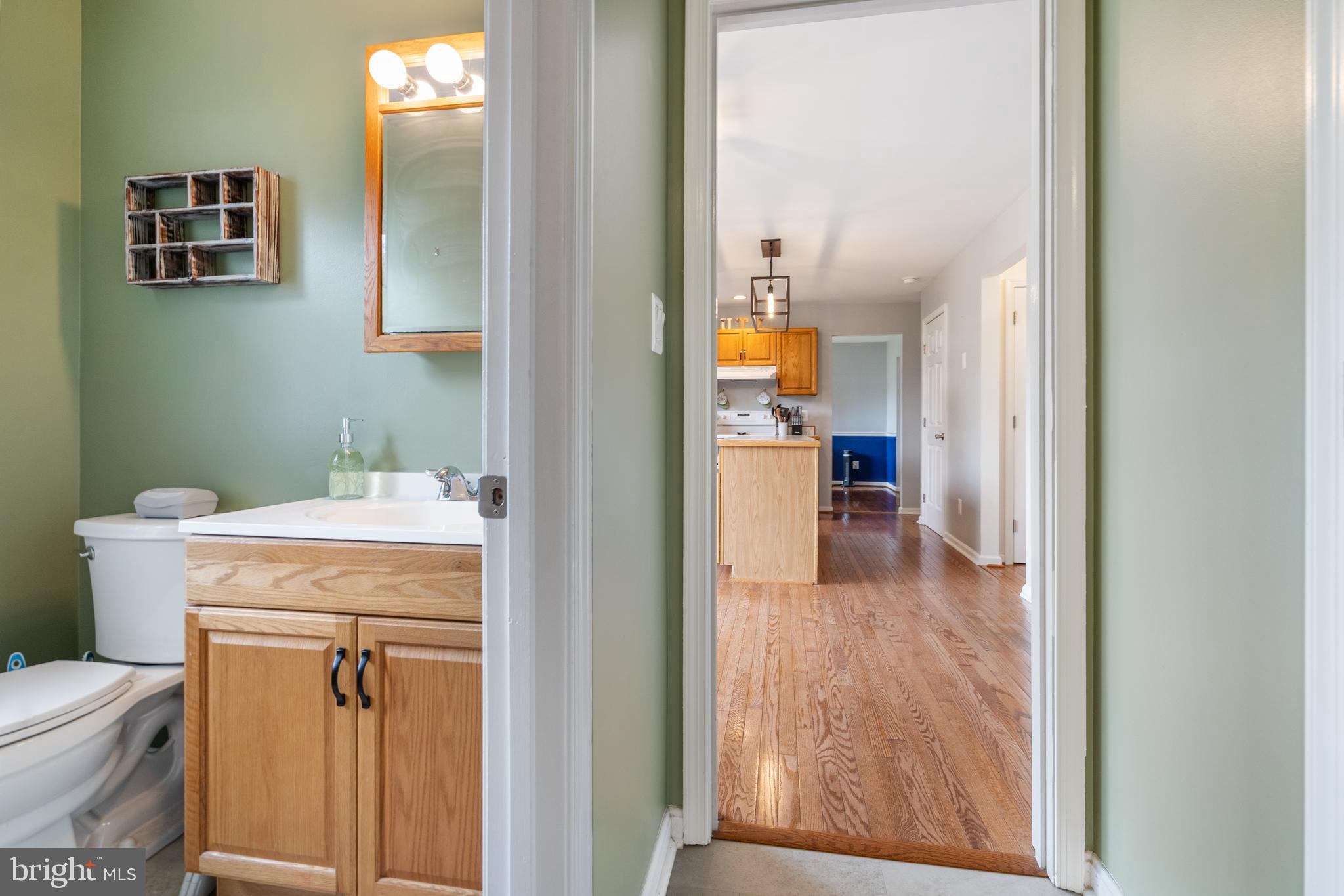 709 Lucabaugh Mill Road Westminster, MD 21157 - Photo 15 of 50 Chic Half Bath