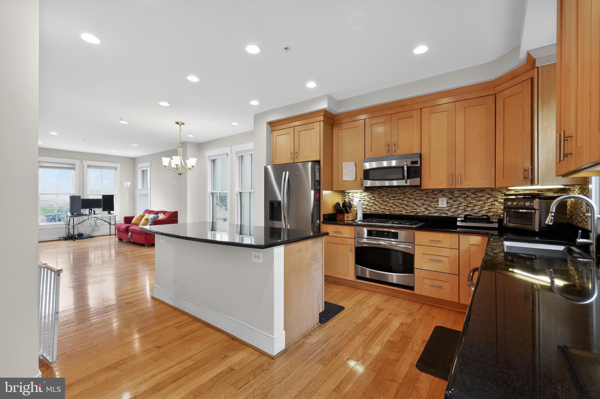 2711 Cassedy Street Silver Spring, MD 20910 - Photo 7 of 36 Kitchen