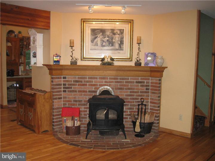 43 Chambers Road Cream Ridge, NJ 08514 - Photo 3 of 25