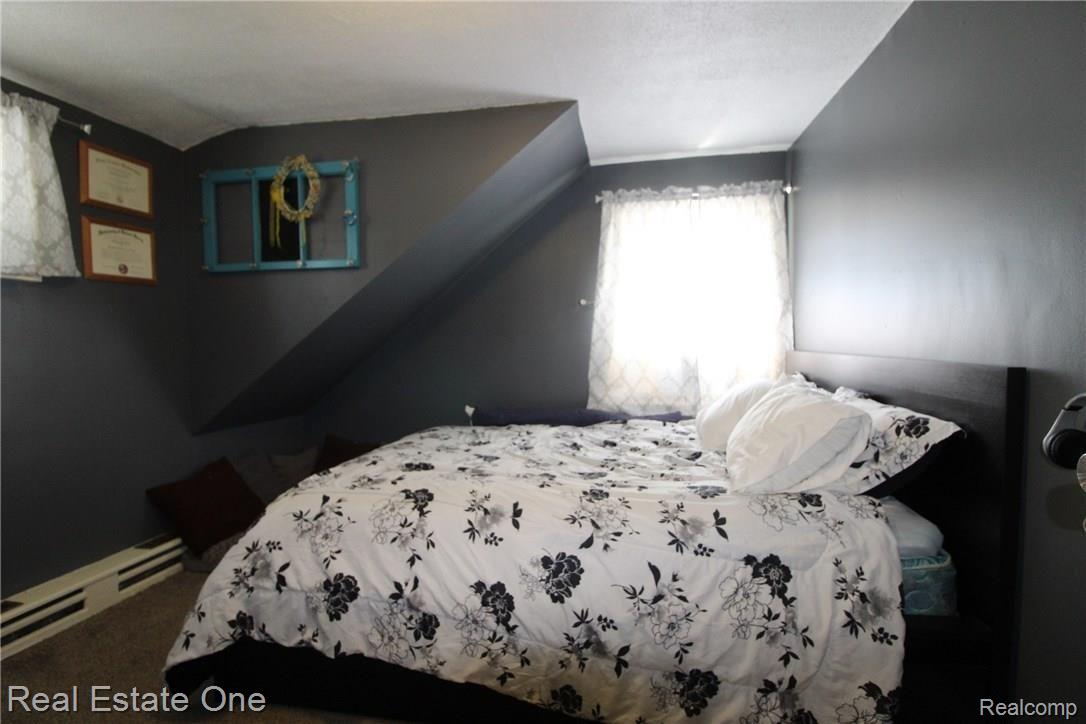 21818 Ruth Street Farmington, MI 48336 - Photo 29 of 32 Second Story Bedroom 2