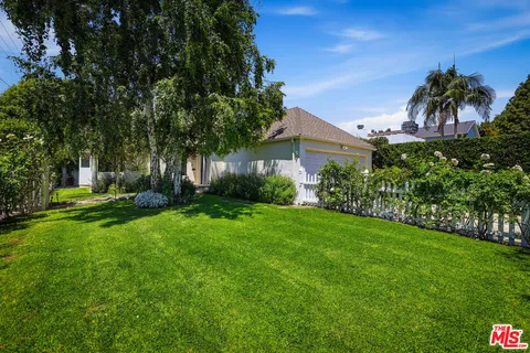 $2,345,000 | 11357 Aqua Vista Street, Studio City, CA 91602