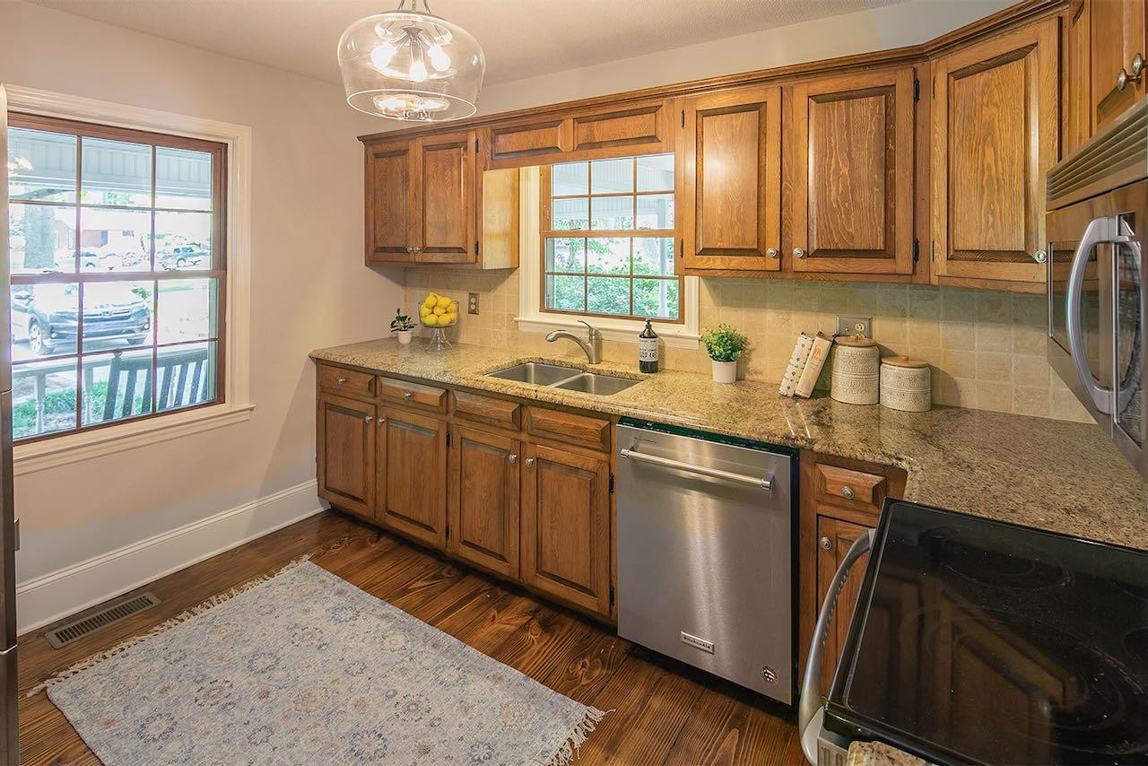 6420 Brandywine Road Raleigh, NC 27607 - Photo 8 of 29 Photo 8