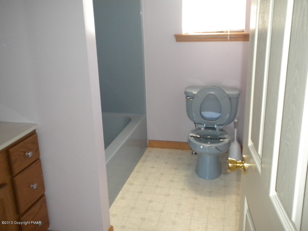 138 Gower Road Albrightsville, PA 18210 - Photo 15 of 16 BATH