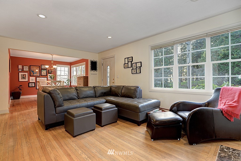8416 Fauntleroy Way Southwest Seattle, WA 98136 - Photo 3 of 15