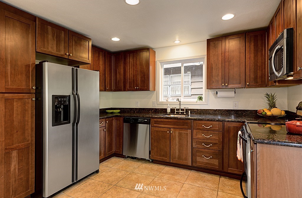 8416 Fauntleroy Way Southwest Seattle, WA 98136 - Photo 6 of 15