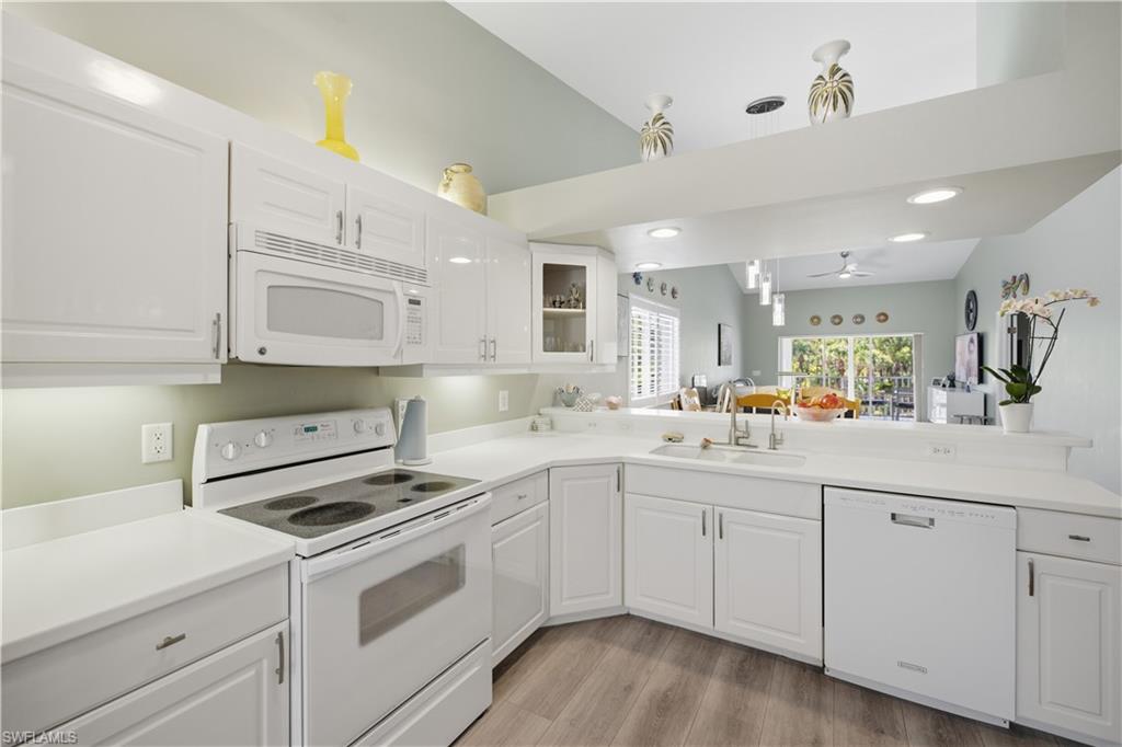14560 Red Fox Run, Unit 502 Naples, FL 34110 - Photo 4 of 25