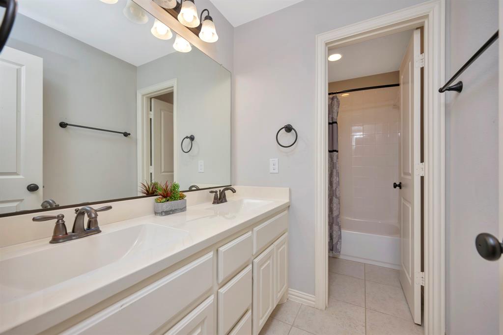 944 Highpoint Way Roanoke, TX 76262 - Photo 27 of 32