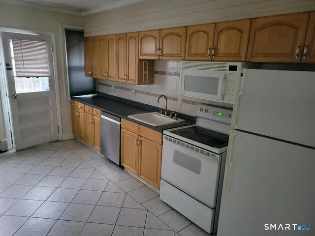 $1,750 | 26 Lyon Avenue, Greenwich, CT 06830