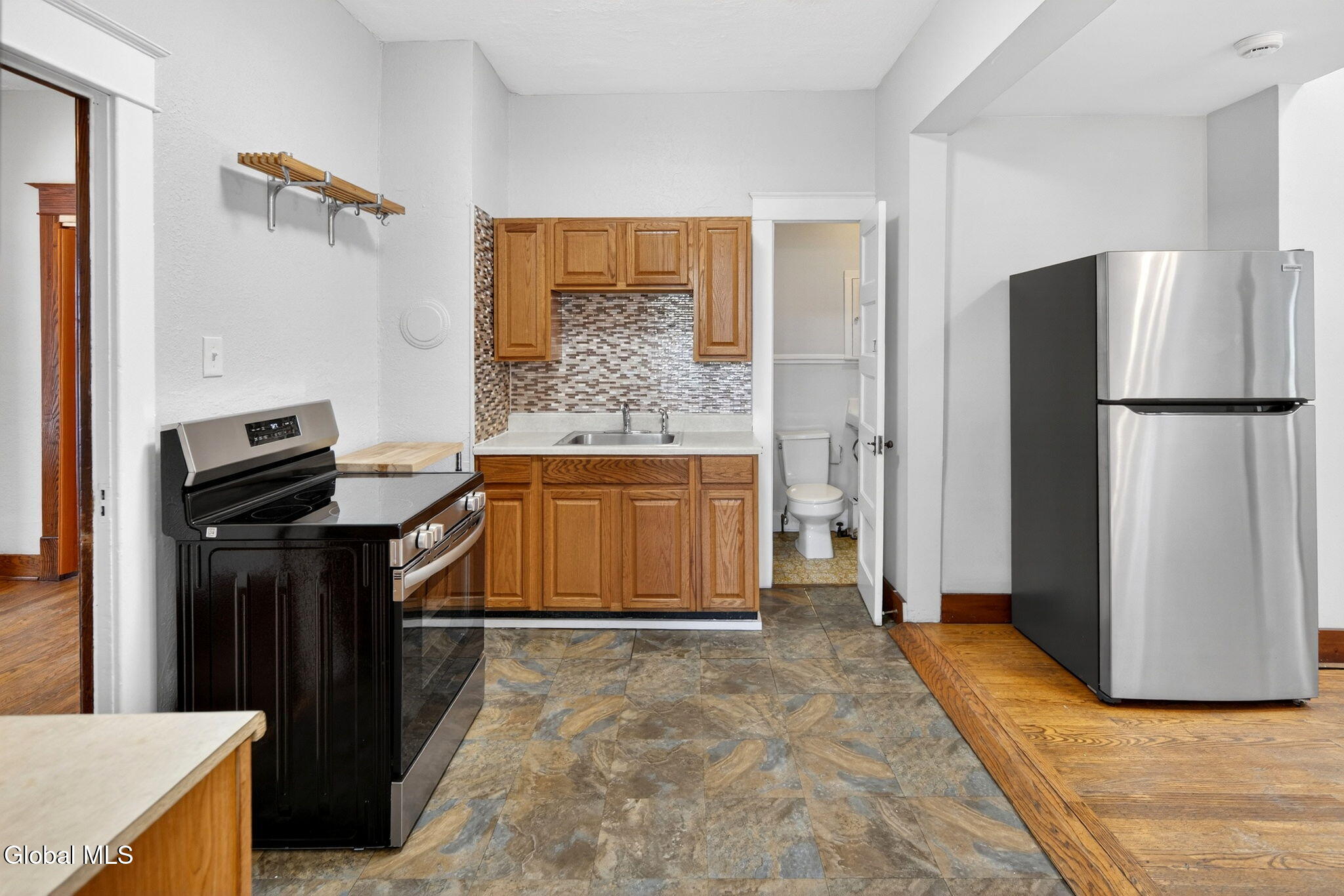 8 Caldwell Street Albany, NY 12208 - Photo 16 of 29 18-web-or-mls-013_DSC01447