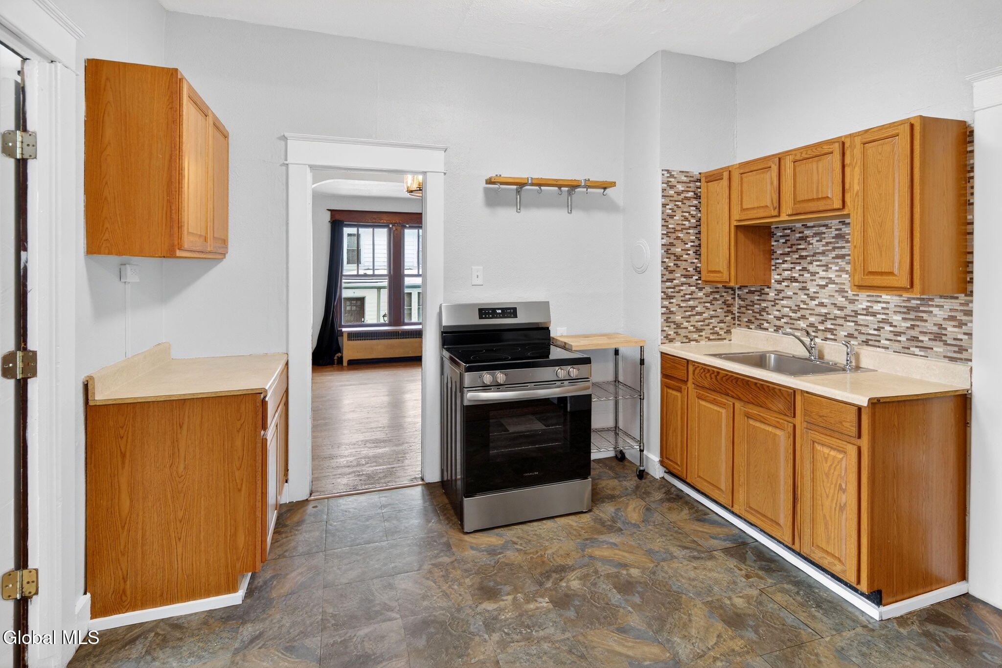 8 Caldwell Street Albany, NY 12208 - Photo 17 of 29 19-web-or-mls-014_DSC01449