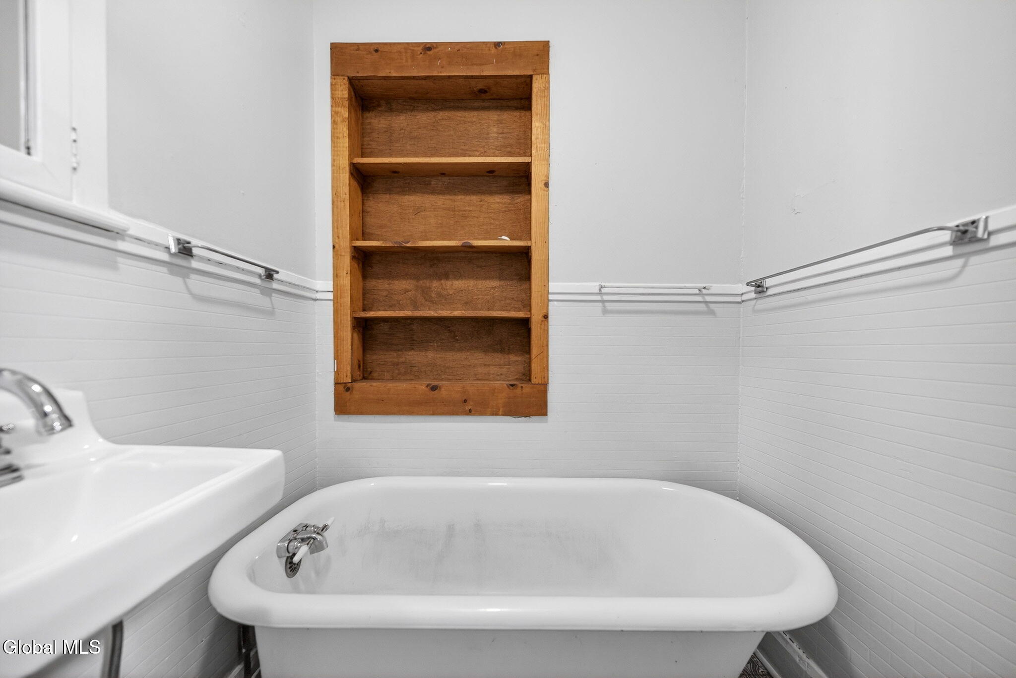 8 Caldwell Street Albany, NY 12208 - Photo 22 of 29 21-web-or-mls-016_DSC01591