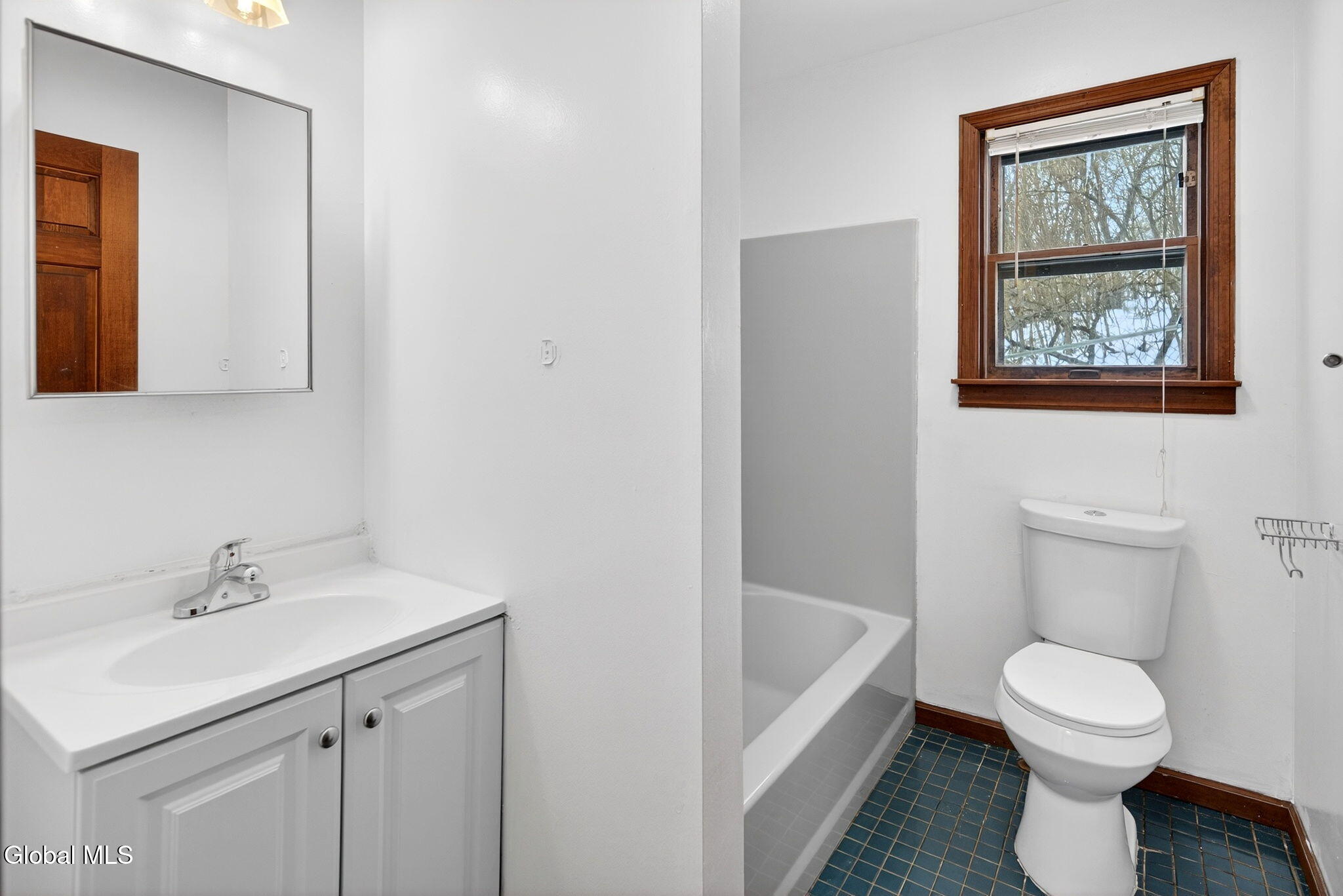 8 Caldwell Street Albany, NY 12208 - Photo 27 of 29 29-web-or-mls-023_DSC01522