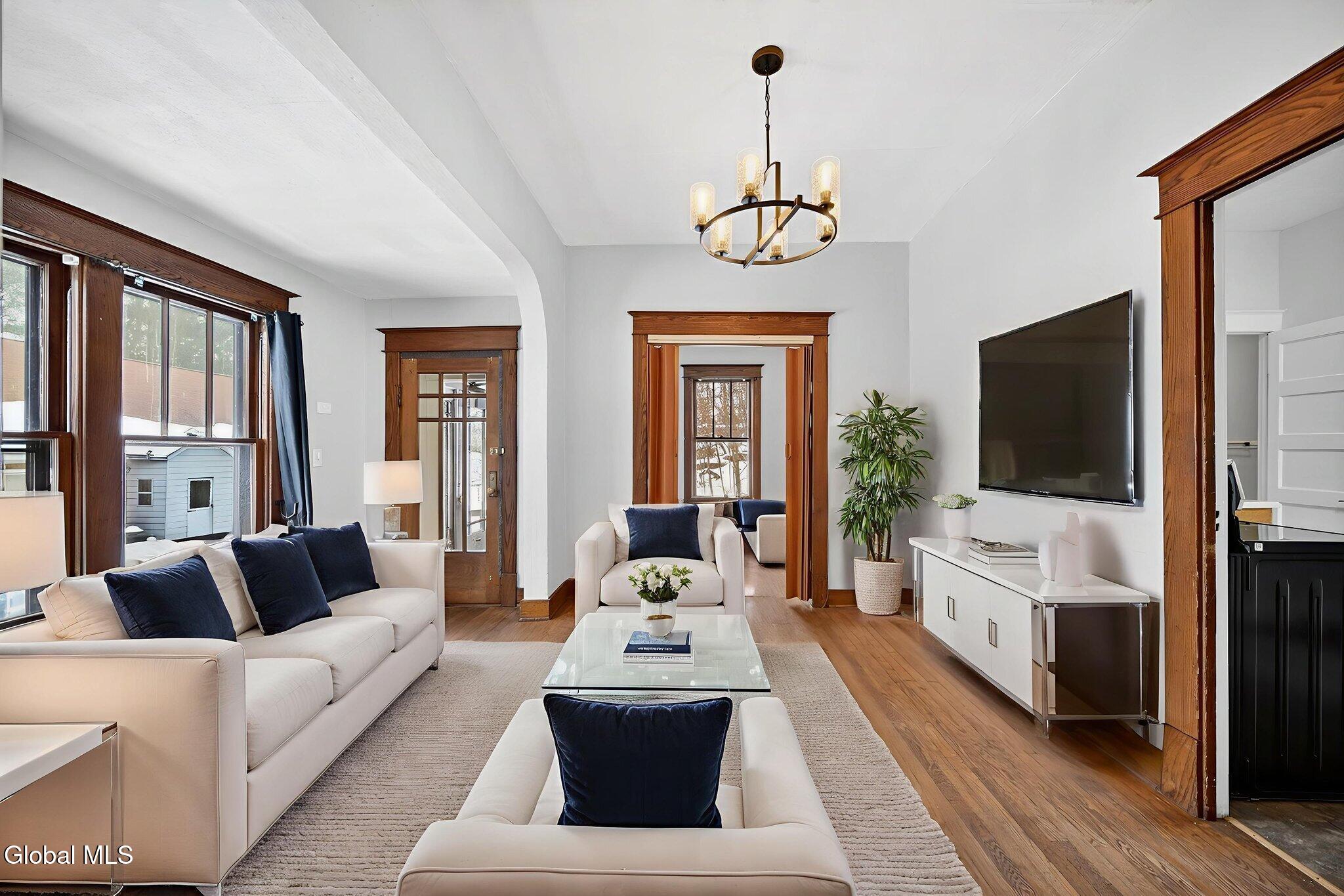 8 Caldwell Street Albany, NY 12208 - Photo 3 of 29 7-web-or-mls-005_DSC01548 virtually stag