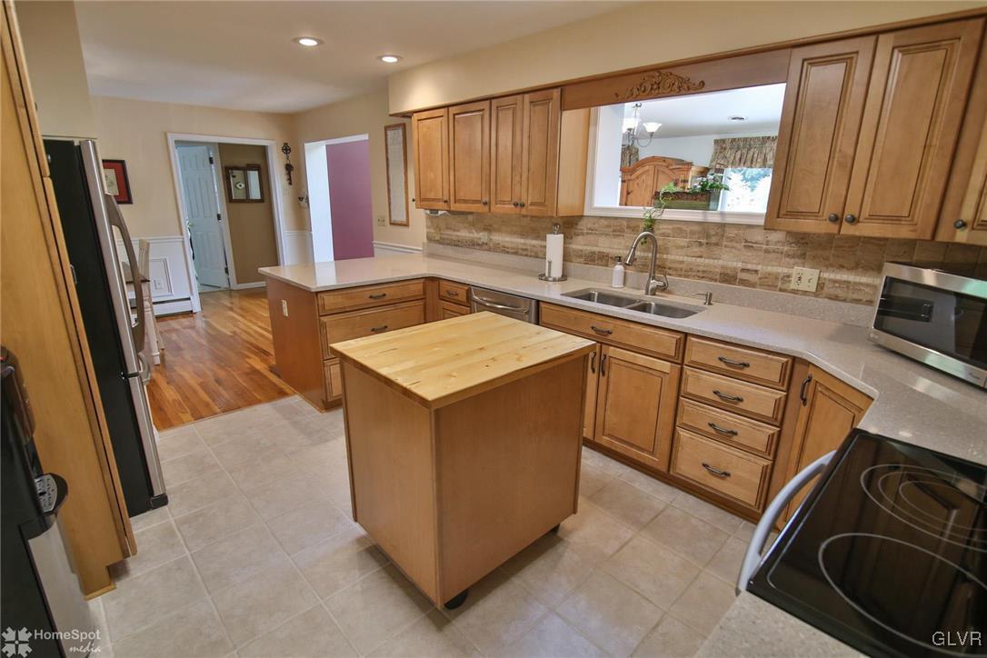 2901 Strohl Road Allentown, PA 18104 - Photo 14 of 39 Stainless Steel Energy Efficient Appliances
