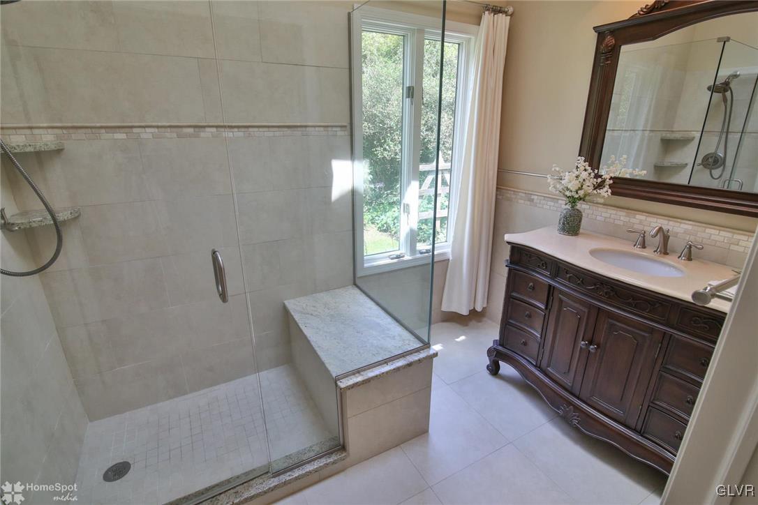 2901 Strohl Road Allentown, PA 18104 - Photo 23 of 39 Master Bath
