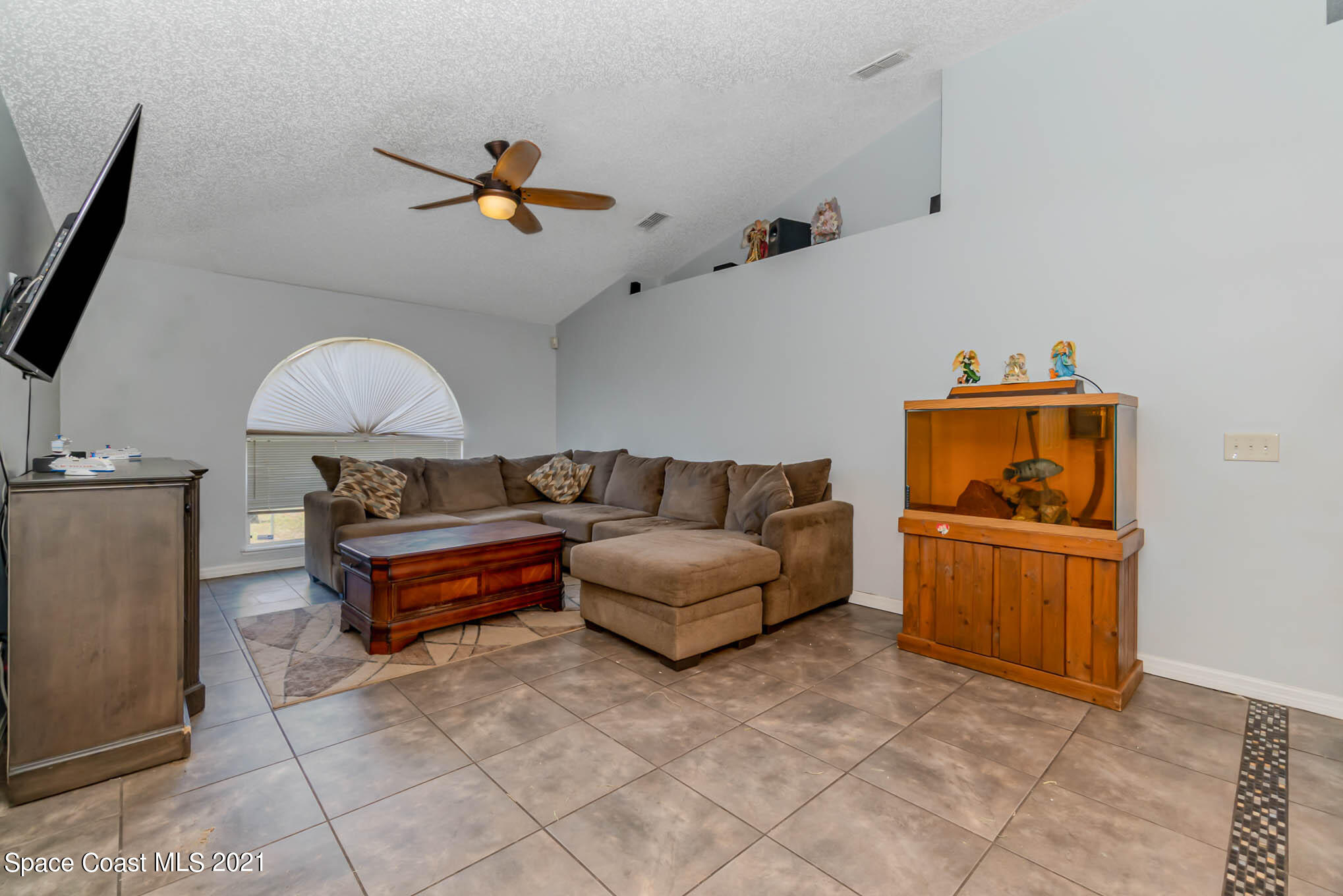 440 Danis Road Southwest Palm Bay, FL 32908 - Photo 6 of 41 2nd Family Room