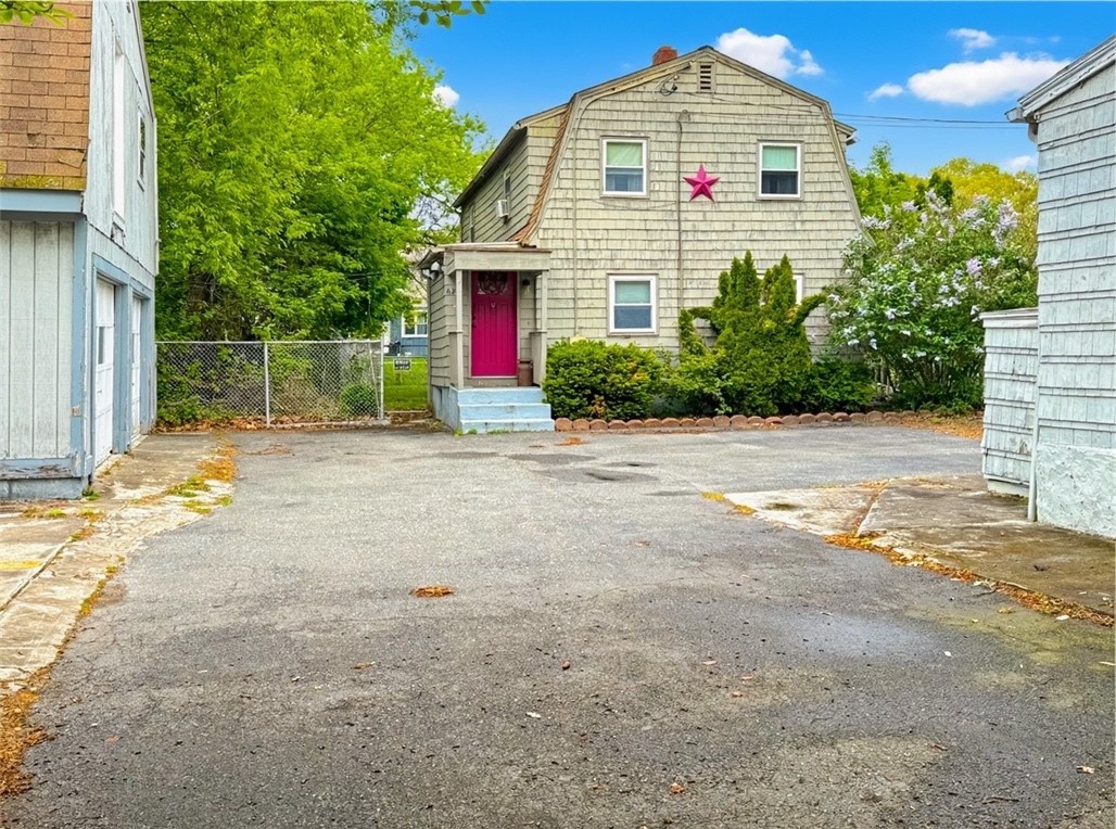 628 Robinson Street Woonsocket, RI 02895 - Photo 2 of 42