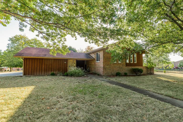 3060 Treetop Way Fort Mitchell, KY 41017 - Photo 1 of 22