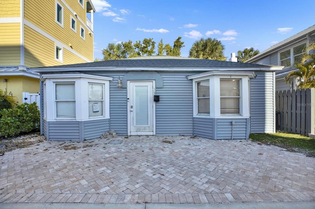 39 181st Avenue West Redington Shores, FL 33708 - Photo 2 of 14