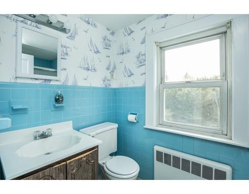 18 Robert Road Marblehead, MA 01945 - Photo 14 of 20 Gallery Image 14