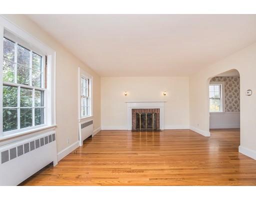 18 Robert Road Marblehead, MA 01945 - Photo 3 of 20 Gallery Image 3