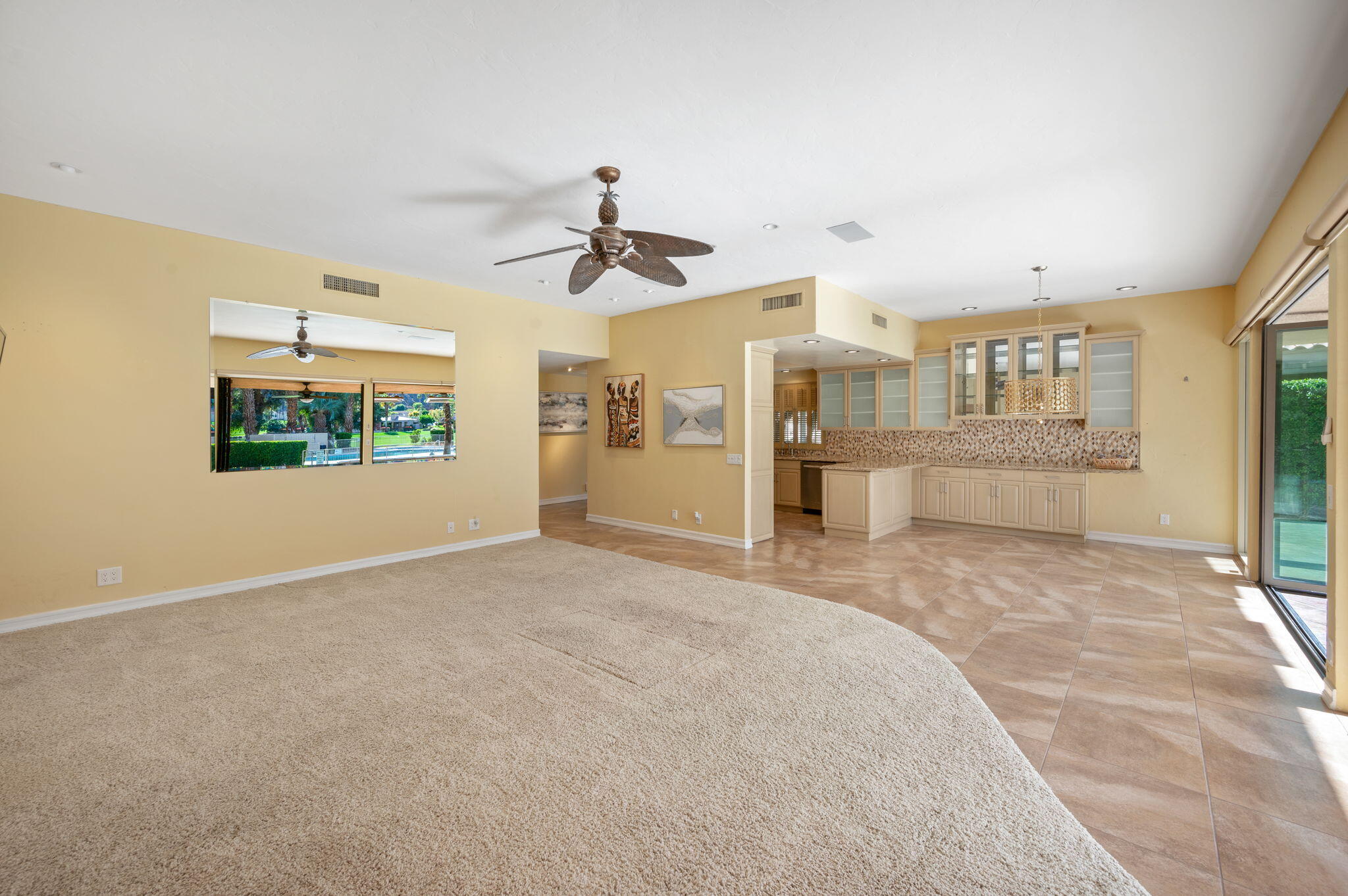 77675 Seminole Road Indian Wells, CA 92210 - Photo 13 of 40 a big room with closet and windows