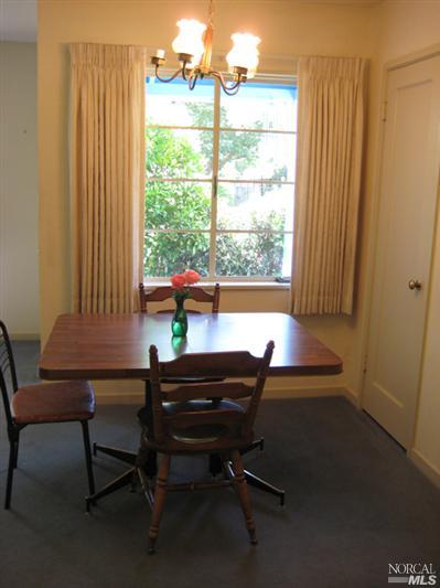 276 Valley View Road Ukiah, CA 95482 - Photo 4 of 7 Gallery Image 4