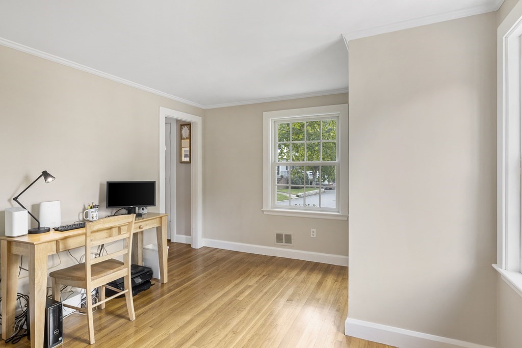 13 Calthrope Road Marblehead, MA 01945 - Photo 15 of 26 Gallery Image 15