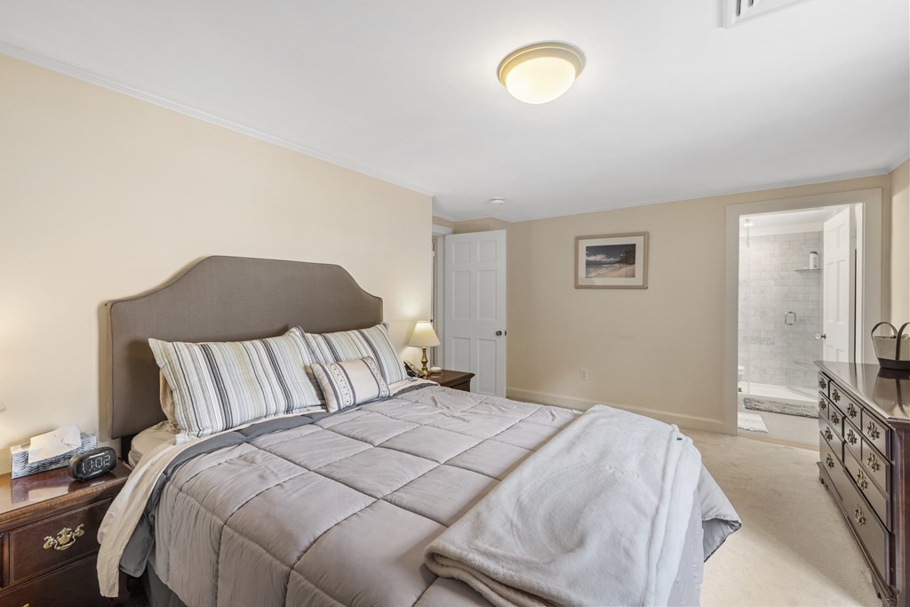 13 Calthrope Road Marblehead, MA 01945 - Photo 18 of 26 Gallery Image 18