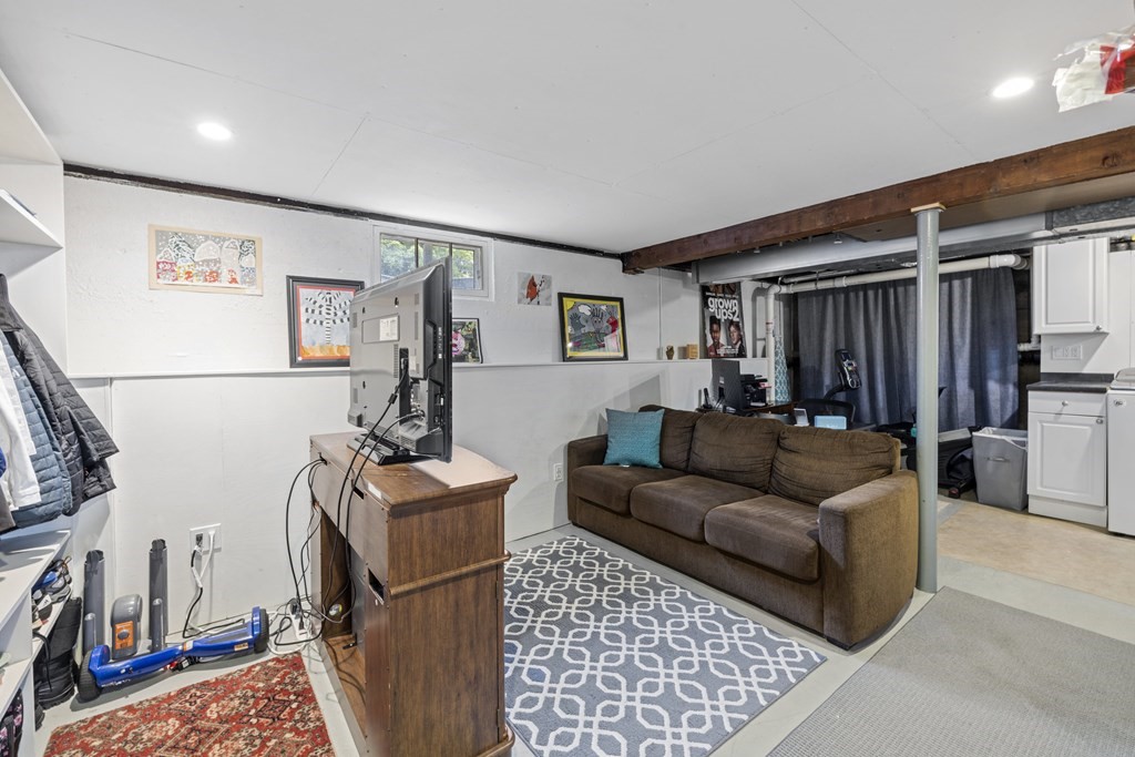 13 Calthrope Road Marblehead, MA 01945 - Photo 23 of 26 Gallery Image 23