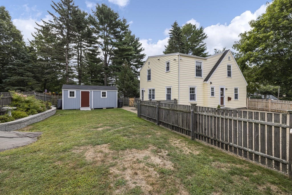 13 Calthrope Road Marblehead, MA 01945 - Photo 3 of 26 Gallery Image 3