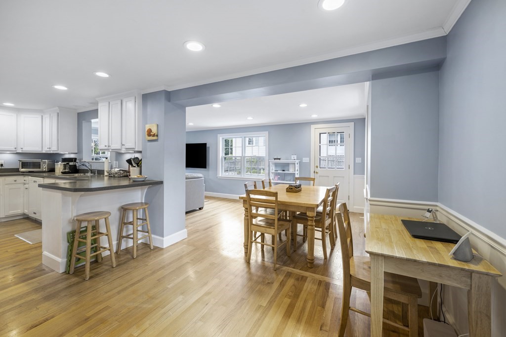 13 Calthrope Road Marblehead, MA 01945 - Photo 9 of 26 Gallery Image 9