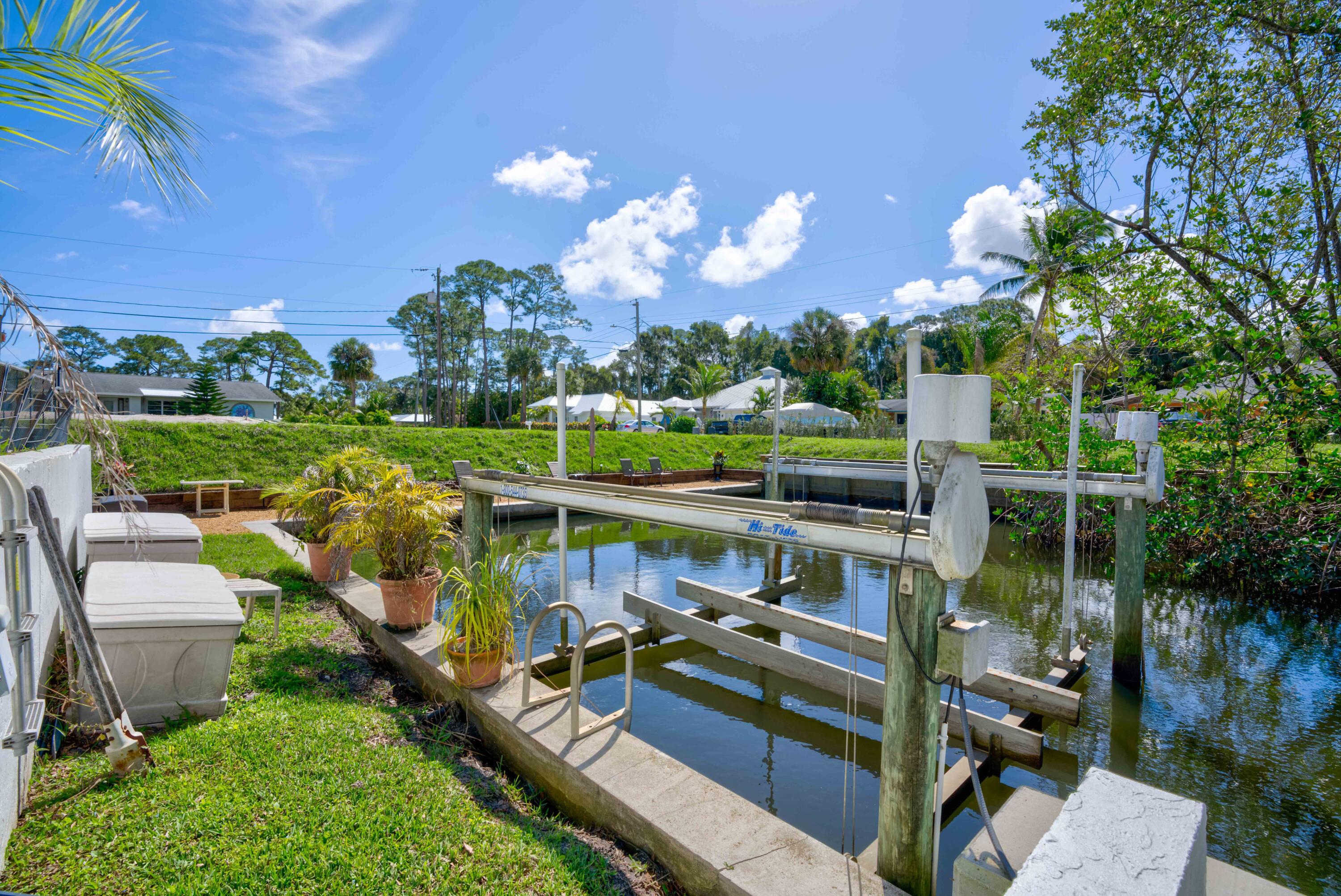 9524 Southeast Cove Point Street Jupiter, FL 33469 - Photo 5 of 58 11,500 lb lift