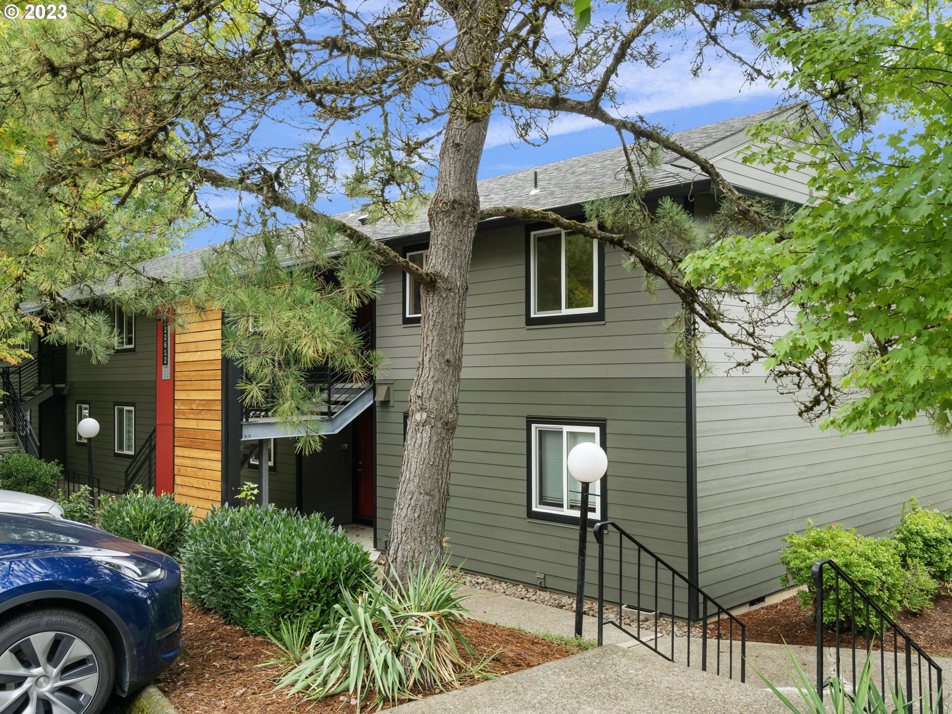 12612 Northwest Barnes Road, Unit 7 Portland, OR 97229 - Photo 1 of 39 Gallery Image 1