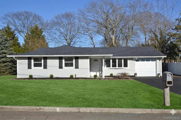 $619,990 | 15 Allegheny Drive East, Farmingville, NY 11738