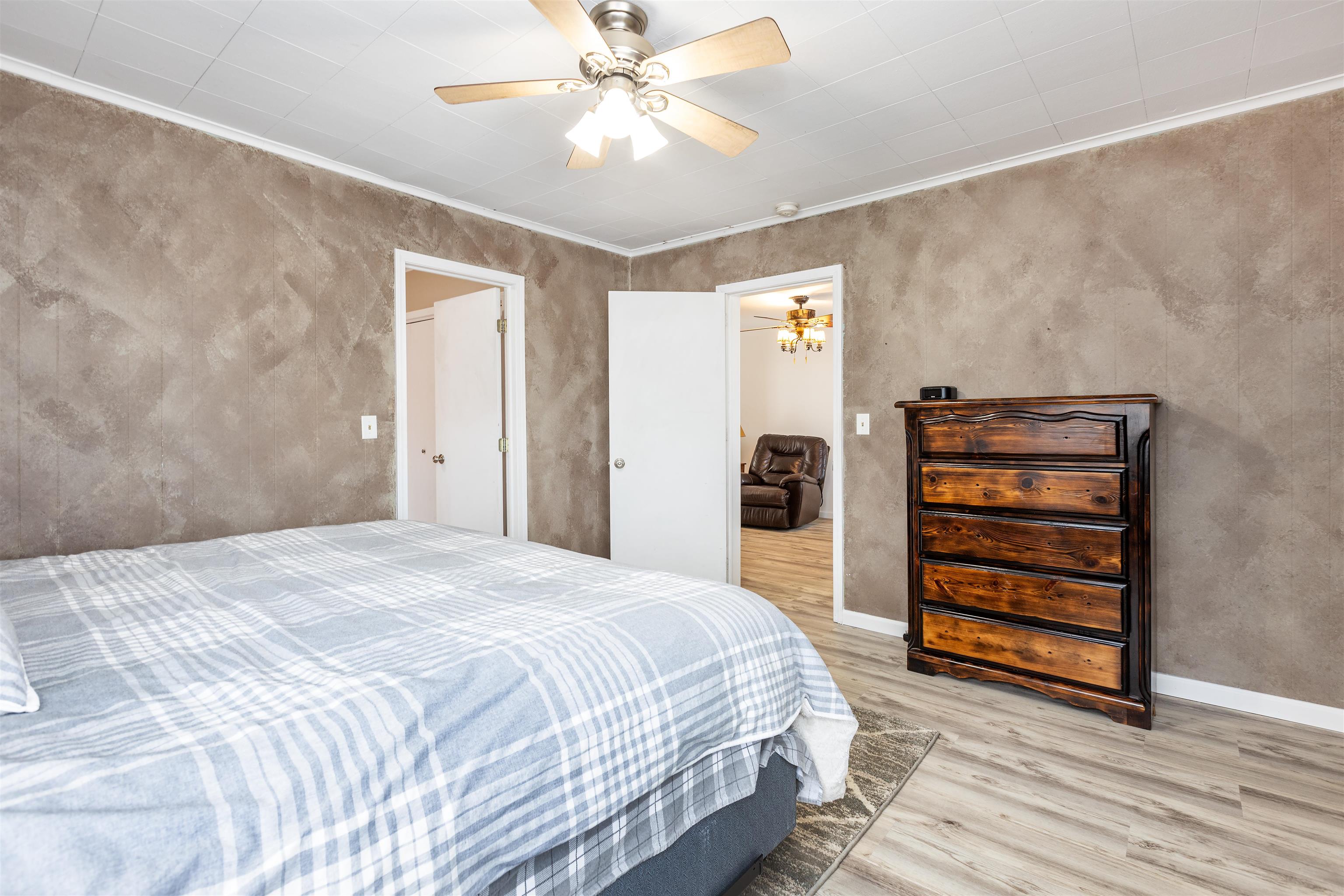 618 North Finn Road Bay City, MI 48708 - Photo 12 of 52