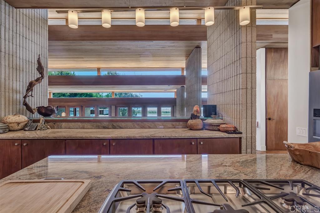 2054 Sheridan Road Encinitas, CA 92024 - Photo 7 of 25